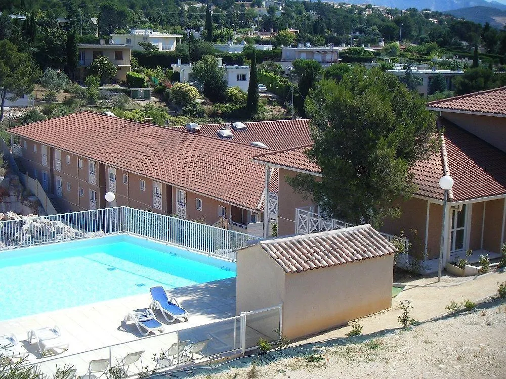 Residence Debussy Carnoux-en-Provence 2*,  法国
